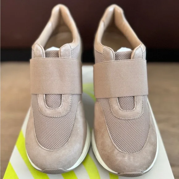 NWT The Icon Heel from SNEEX size 9 Color, Sand - Picture 2 of 11